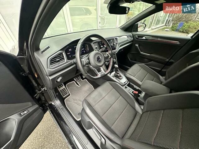 Чорний Фольксваген Ті-Рок, об'ємом двигуна 1.5 л та пробігом 98 тис. км за 23900 $, фото 5 на Automoto.ua