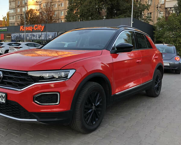 Черный Фольксваген Ти-Рок, объемом двигателя 1.5 л и пробегом 65 тыс. км за 21000 $, фото 1 на Automoto.ua