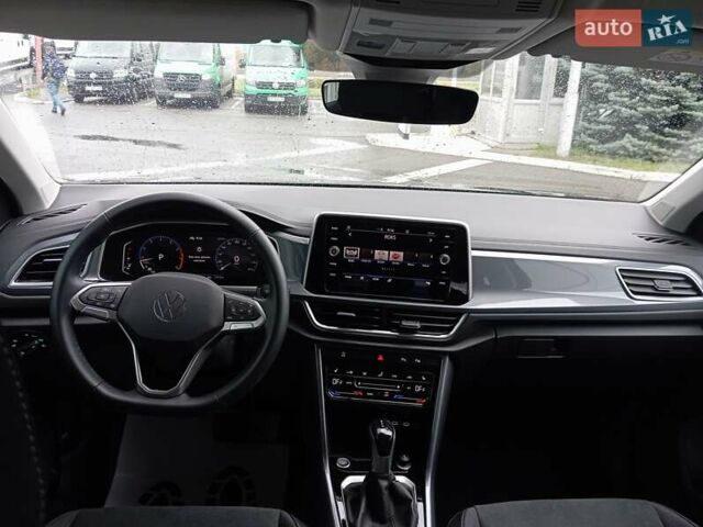 Черный Фольксваген Ти-Рок, объемом двигателя 1.4 л и пробегом 11 тыс. км за 30200 $, фото 14 на Automoto.ua