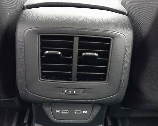 Черный Фольксваген Ти-Рок, объемом двигателя 1.4 л и пробегом 11 тыс. км за 30200 $, фото 34 на Automoto.ua