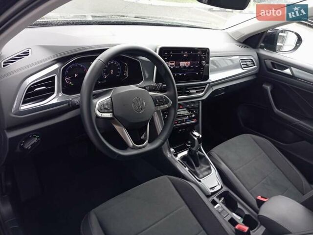 Черный Фольксваген Ти-Рок, объемом двигателя 1.4 л и пробегом 11 тыс. км за 30200 $, фото 12 на Automoto.ua