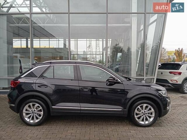 Черный Фольксваген Ти-Рок, объемом двигателя 1.4 л и пробегом 11 тыс. км за 30200 $, фото 4 на Automoto.ua