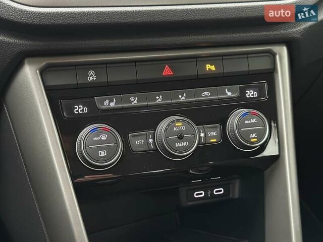 Фольксваген Ти-Рок, объемом двигателя 1.5 л и пробегом 89 тыс. км за 23200 $, фото 29 на Automoto.ua