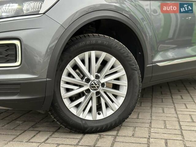 Фольксваген Ти-Рок, объемом двигателя 1.5 л и пробегом 89 тыс. км за 23200 $, фото 1 на Automoto.ua