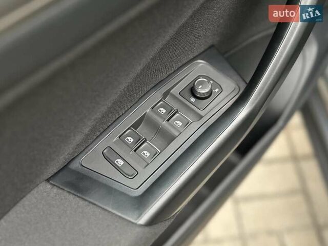 Фольксваген Ти-Рок, объемом двигателя 1.5 л и пробегом 89 тыс. км за 23200 $, фото 17 на Automoto.ua