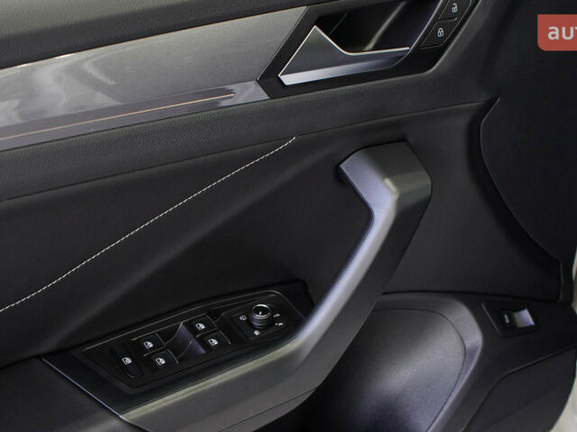 Фольксваген Ти-Рок, объемом двигателя 1.4 л и пробегом 0 тыс. км за 31613 $, фото 17 на Automoto.ua