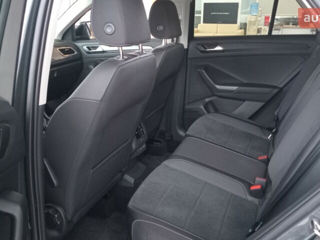 Фольксваген Ти-Рок, объемом двигателя 1.4 л и пробегом 0 тыс. км за 31500 $, фото 9 на Automoto.ua