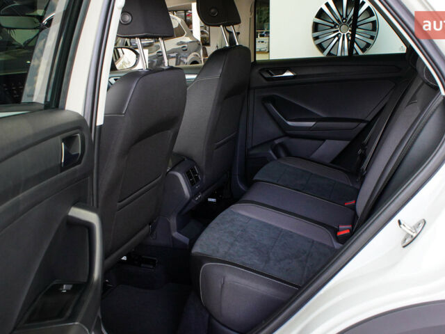 Фольксваген Ти-Рок, объемом двигателя 1.4 л и пробегом 0 тыс. км за 31613 $, фото 9 на Automoto.ua