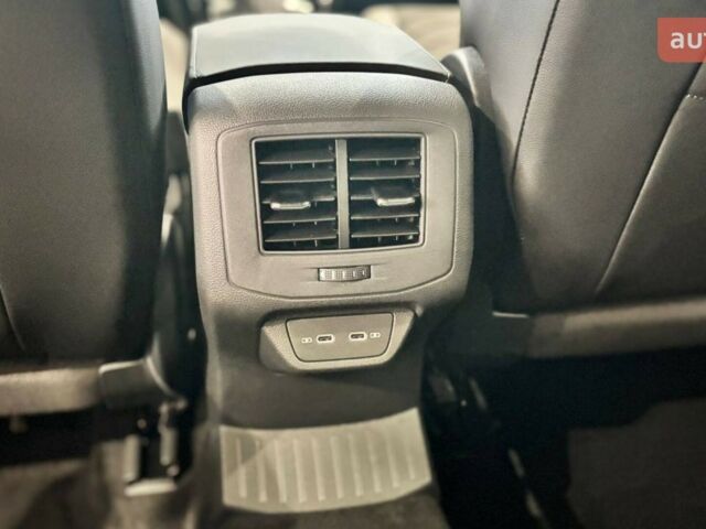 Фольксваген Ті-Рок, об'ємом двигуна 1.4 л та пробігом 0 тис. км за 33635 $, фото 24 на Automoto.ua