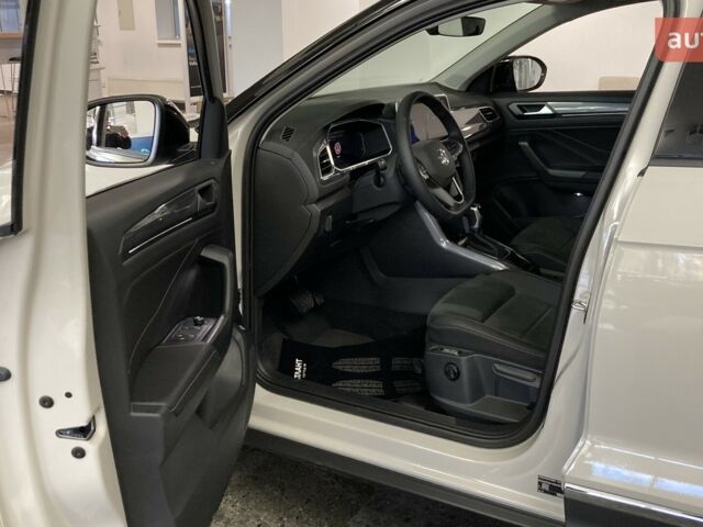 купить новое авто Фольксваген Ти-Рок 2025 года от официального дилера Автодім Атлант на Вацлава Гавела Фольксваген фото