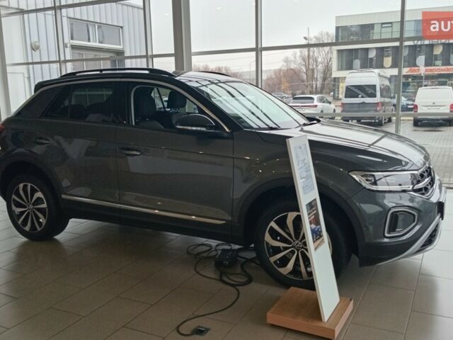 Фольксваген Ти-Рок, объемом двигателя 1.4 л и пробегом 0 тыс. км за 31500 $, фото 3 на Automoto.ua