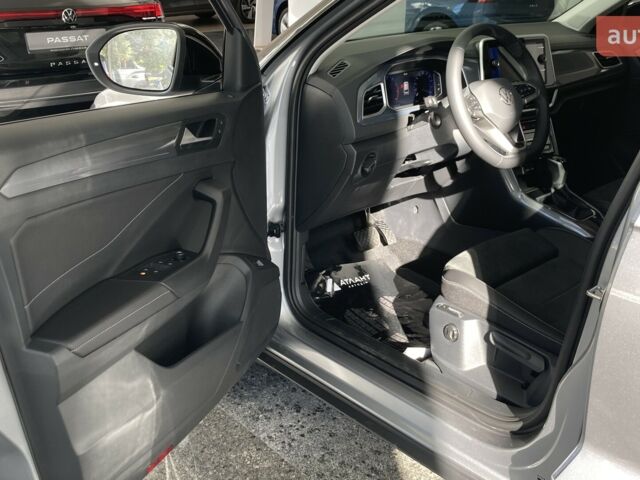 купить новое авто Фольксваген Ти-Рок 2025 года от официального дилера Автодім Атлант на Вацлава Гавела Фольксваген фото