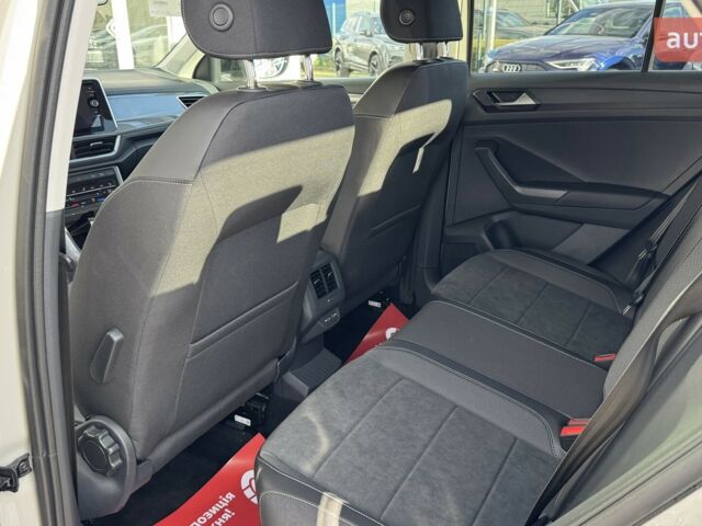 Фольксваген Ти-Рок, объемом двигателя 1.4 л и пробегом 0 тыс. км за 31500 $, фото 15 на Automoto.ua