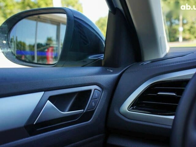 Фольксваген Ті-Рок, об'ємом двигуна 1.4 л та пробігом 8 тис. км за 28920 $, фото 17 на Automoto.ua