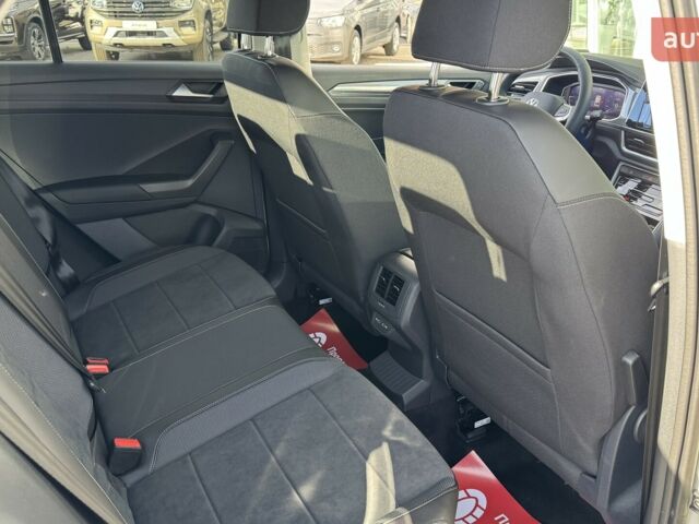 Фольксваген Ті-Рок, об'ємом двигуна 1.4 л та пробігом 0 тис. км за 31500 $, фото 20 на Automoto.ua