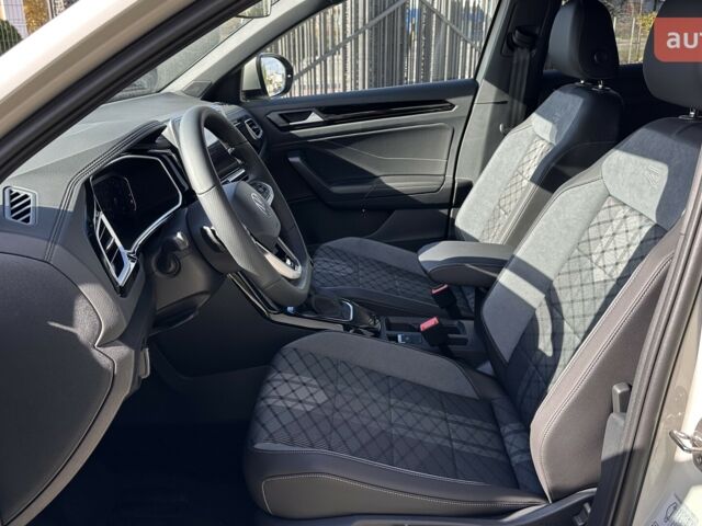 Фольксваген Ти-Рок, объемом двигателя 1.4 л и пробегом 0 тыс. км за 31999 $, фото 14 на Automoto.ua