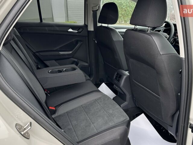 Фольксваген Ти-Рок, объемом двигателя 1.4 л и пробегом 0 тыс. км за 30999 $, фото 25 на Automoto.ua