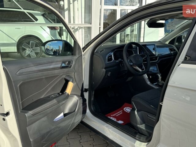 Фольксваген Ти-Рок, объемом двигателя 1.4 л и пробегом 0 тыс. км за 31500 $, фото 11 на Automoto.ua