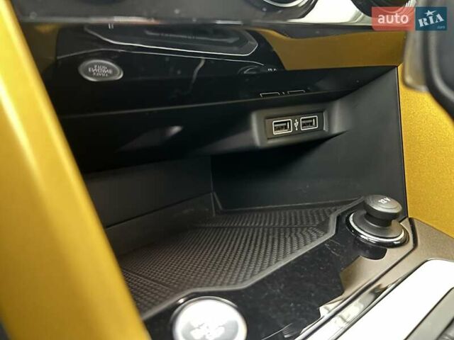 Желтый Фольксваген Ти-Рок, объемом двигателя 1.5 л и пробегом 78 тыс. км за 19713 $, фото 30 на Automoto.ua