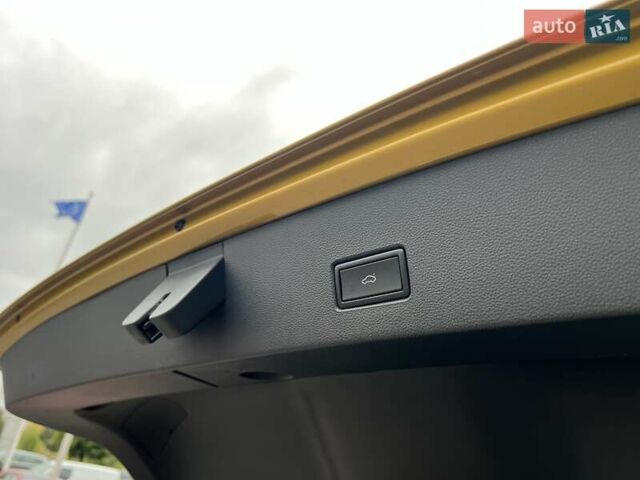 Желтый Фольксваген Ти-Рок, объемом двигателя 1.5 л и пробегом 78 тыс. км за 19713 $, фото 21 на Automoto.ua