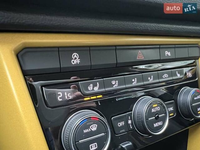 Желтый Фольксваген Ти-Рок, объемом двигателя 1.5 л и пробегом 78 тыс. км за 19713 $, фото 28 на Automoto.ua