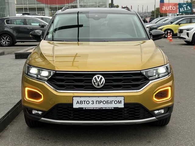 Желтый Фольксваген Ти-Рок, объемом двигателя 1.5 л и пробегом 78 тыс. км за 19713 $, фото 1 на Automoto.ua