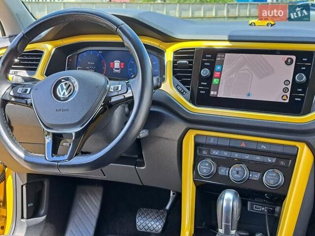 Желтый Фольксваген Ти-Рок, объемом двигателя 1.5 л и пробегом 113 тыс. км за 21500 $, фото 20 на Automoto.ua