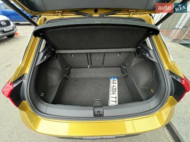 Желтый Фольксваген Ти-Рок, объемом двигателя 1.5 л и пробегом 78 тыс. км за 19713 $, фото 19 на Automoto.ua