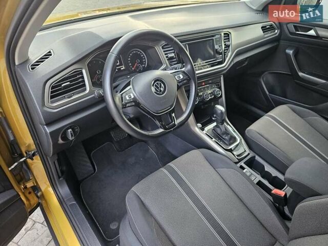 Жовтий Фольксваген Ті-Рок, об'ємом двигуна 1.5 л та пробігом 65 тис. км за 23490 $, фото 19 на Automoto.ua