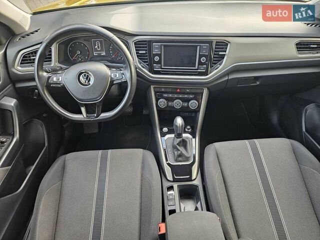 Жовтий Фольксваген Ті-Рок, об'ємом двигуна 1.5 л та пробігом 65 тис. км за 23490 $, фото 36 на Automoto.ua