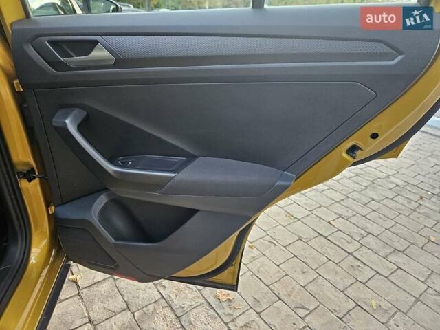 Жовтий Фольксваген Ті-Рок, об'ємом двигуна 1.5 л та пробігом 65 тис. км за 23490 $, фото 29 на Automoto.ua