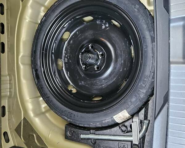 Жовтий Фольксваген Ті-Рок, об'ємом двигуна 1.5 л та пробігом 65 тис. км за 23490 $, фото 27 на Automoto.ua