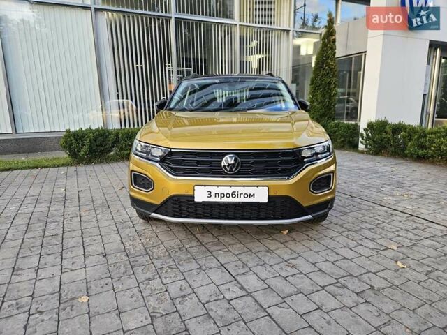 Жовтий Фольксваген Ті-Рок, об'ємом двигуна 1.5 л та пробігом 65 тис. км за 23490 $, фото 2 на Automoto.ua