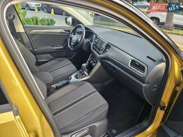 Жовтий Фольксваген Ті-Рок, об'ємом двигуна 1.5 л та пробігом 65 тис. км за 23490 $, фото 32 на Automoto.ua