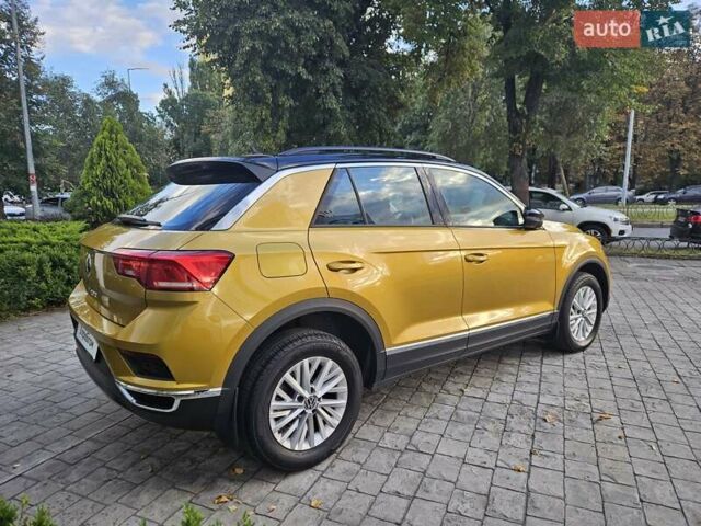 Жовтий Фольксваген Ті-Рок, об'ємом двигуна 1.5 л та пробігом 65 тис. км за 23490 $, фото 6 на Automoto.ua