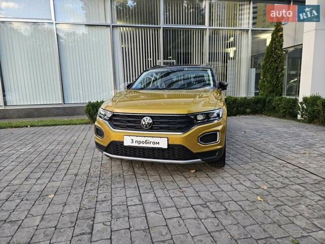 Жовтий Фольксваген Ті-Рок, об'ємом двигуна 1.5 л та пробігом 65 тис. км за 23490 $, фото 1 на Automoto.ua