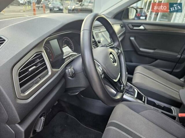 Жовтий Фольксваген Ті-Рок, об'ємом двигуна 1.5 л та пробігом 65 тис. км за 23490 $, фото 20 на Automoto.ua