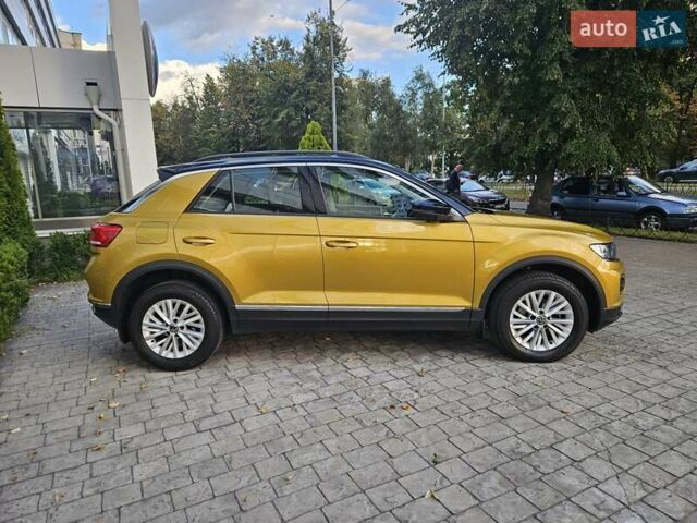 Жовтий Фольксваген Ті-Рок, об'ємом двигуна 1.5 л та пробігом 65 тис. км за 23490 $, фото 5 на Automoto.ua