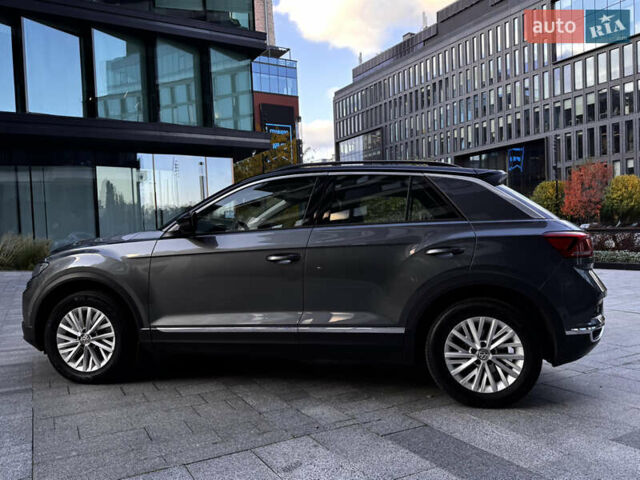 Сірий Фольксваген Ті-Рок, об'ємом двигуна 1.97 л та пробігом 175 тис. км за 25500 $, фото 1 на Automoto.ua