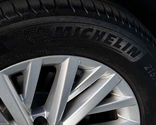 Сірий Фольксваген Ті-Рок, об'ємом двигуна 1.97 л та пробігом 175 тис. км за 25500 $, фото 47 на Automoto.ua