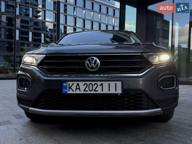 Сірий Фольксваген Ті-Рок, об'ємом двигуна 1.97 л та пробігом 175 тис. км за 25500 $, фото 11 на Automoto.ua