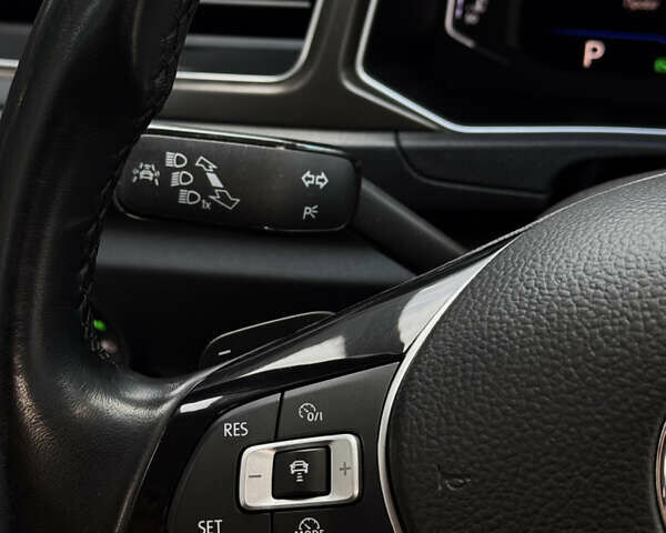 Сірий Фольксваген Ті-Рок, об'ємом двигуна 1.97 л та пробігом 175 тис. км за 25500 $, фото 34 на Automoto.ua