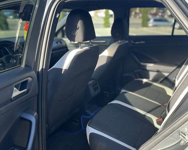 Серый Фольксваген Ти-Рок, объемом двигателя 1.5 л и пробегом 86 тыс. км за 21500 $, фото 9 на Automoto.ua