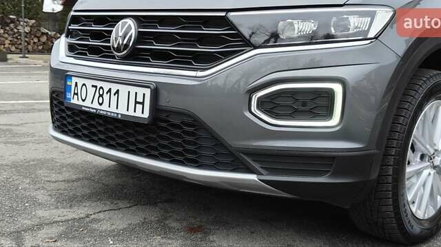 Серый Фольксваген Ти-Рок, объемом двигателя 1.5 л и пробегом 49 тыс. км за 22400 $, фото 11 на Automoto.ua