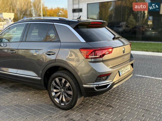 Серый Фольксваген Ти-Рок, объемом двигателя 1.5 л и пробегом 60 тыс. км за 25900 $, фото 19 на Automoto.ua