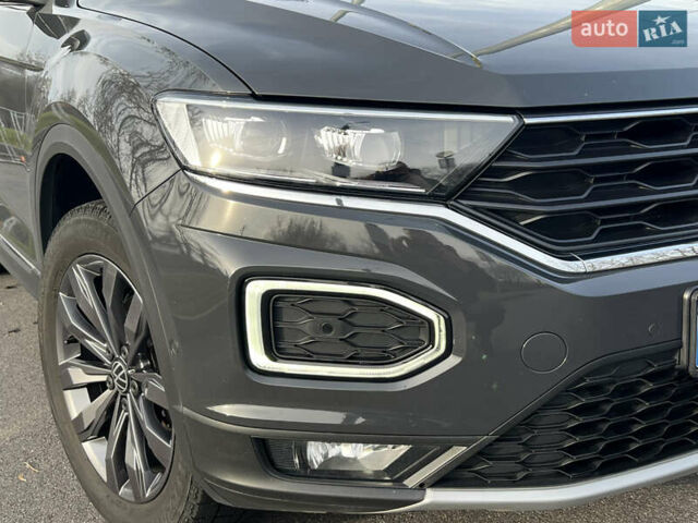 Серый Фольксваген Ти-Рок, объемом двигателя 1.5 л и пробегом 49 тыс. км за 23700 $, фото 6 на Automoto.ua