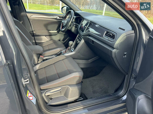 Серый Фольксваген Ти-Рок, объемом двигателя 1.5 л и пробегом 49 тыс. км за 23700 $, фото 8 на Automoto.ua