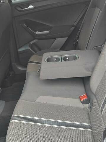 Серый Фольксваген Ти-Рок, объемом двигателя 1.5 л и пробегом 49 тыс. км за 22400 $, фото 30 на Automoto.ua