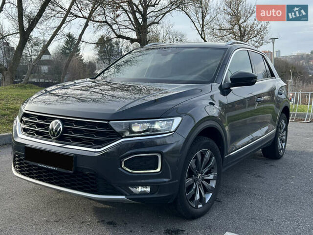 Серый Фольксваген Ти-Рок, объемом двигателя 1.5 л и пробегом 49 тыс. км за 23700 $, фото 20 на Automoto.ua