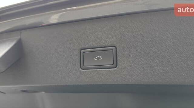 Серый Фольксваген Ти-Рок, объемом двигателя 1.5 л и пробегом 49 тыс. км за 22400 $, фото 37 на Automoto.ua